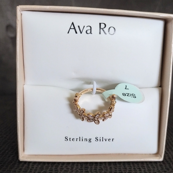 ✨️HP 2X✨️ Ava Ro🚣 Connecting Gold💛 Flowers🌼 Ring💍 - Picture 16 of 16